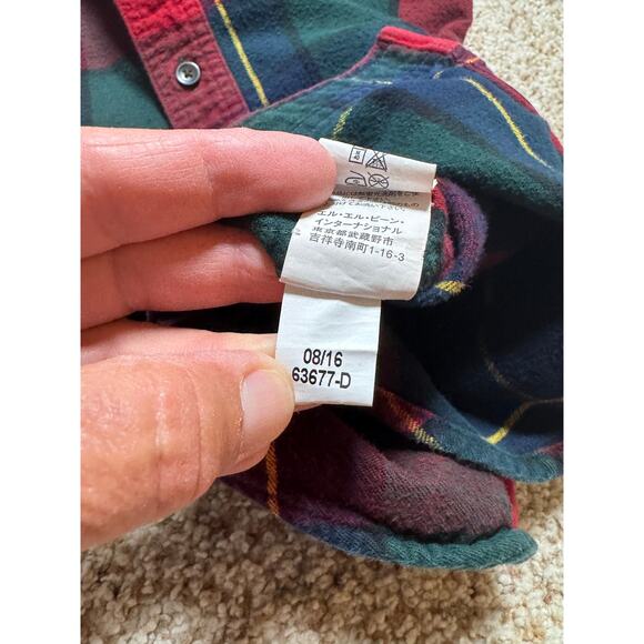 L.L. BEAN Long sleeve Flannel, collared shirt, size Large, Red & Green Plaid - Picture 8 of 8